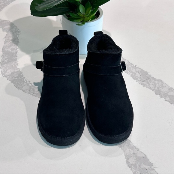 Like new BearPaw booties black ankle fall and winter suede booties size 7.5/8 - Picture 3 of 10